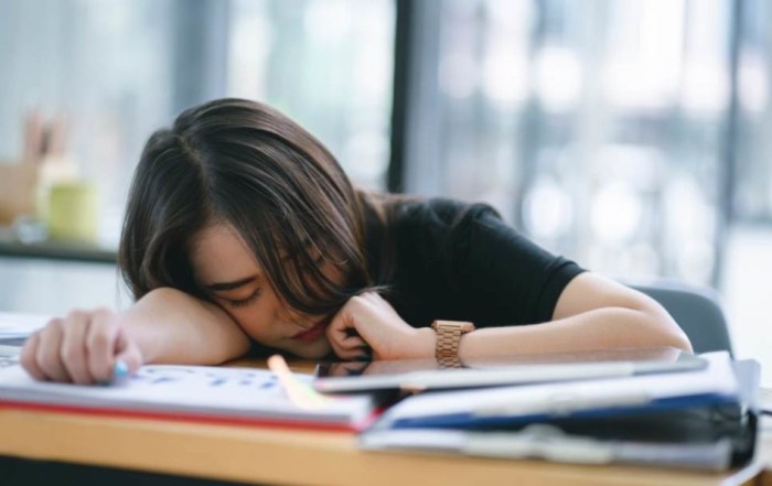 睡覺抖一下 睡覺抖一下
